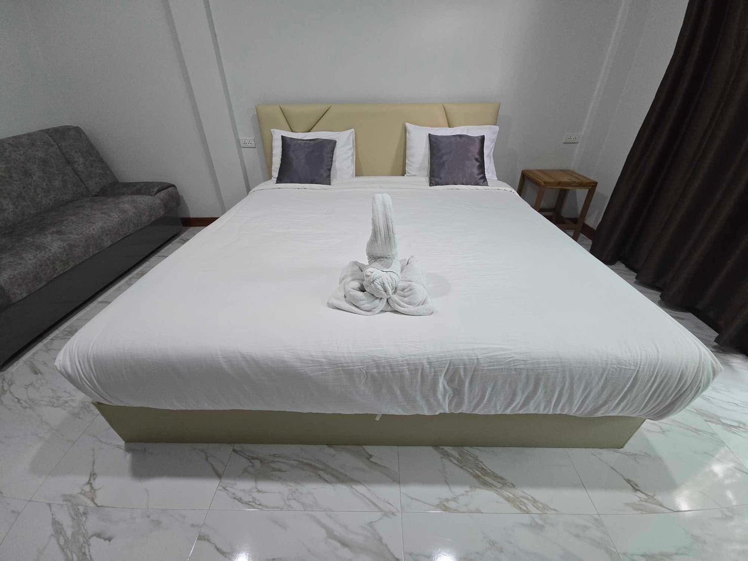 Room 1 Pic 2