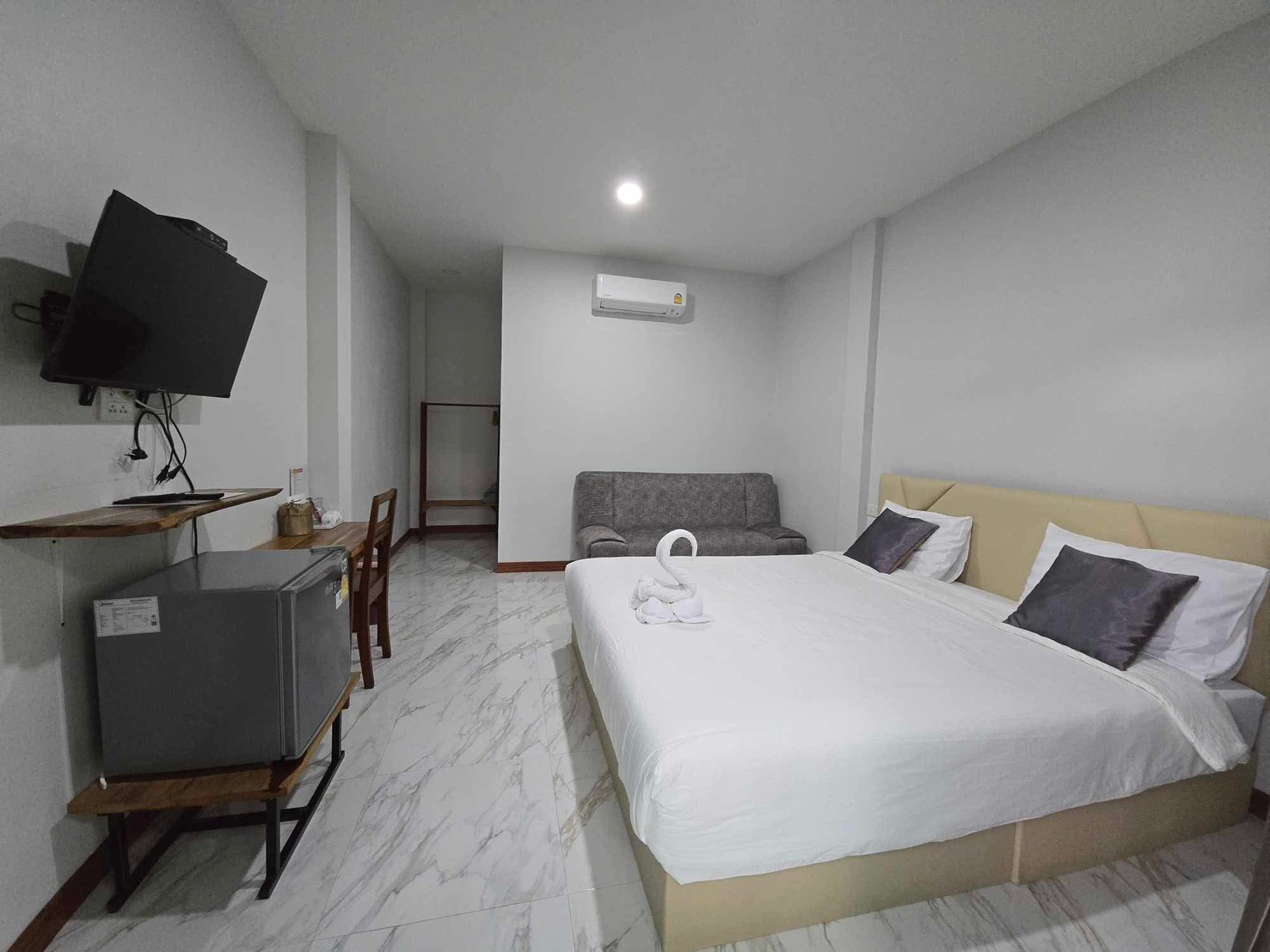 Room 1 Pic 3