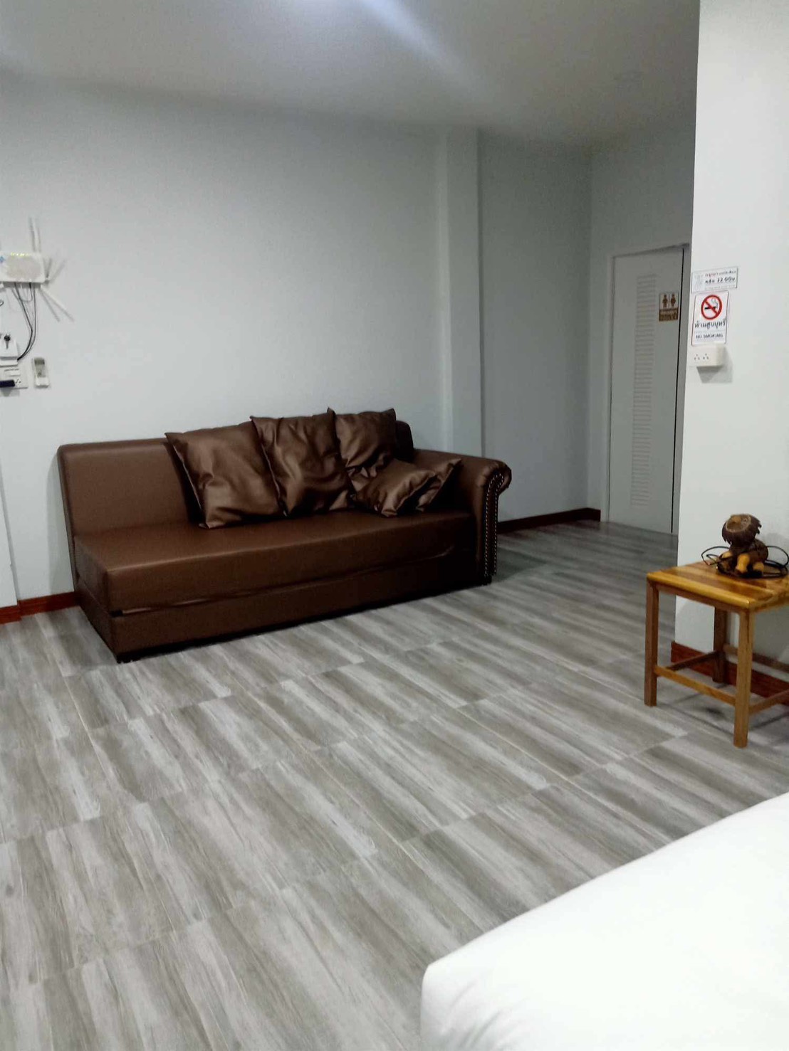 Room 4 Pic 2